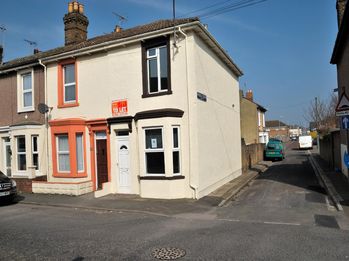 Property to let BROAD STREET, Sheerness, ME12 1PY